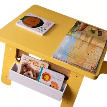 Mesa Infantil Amarela de Madeira Fabrink Diversão e Criatividade